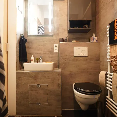 Apartmán Cozy And Quiet Loft With Private Garden In A Lively Neighbourhood Berlín