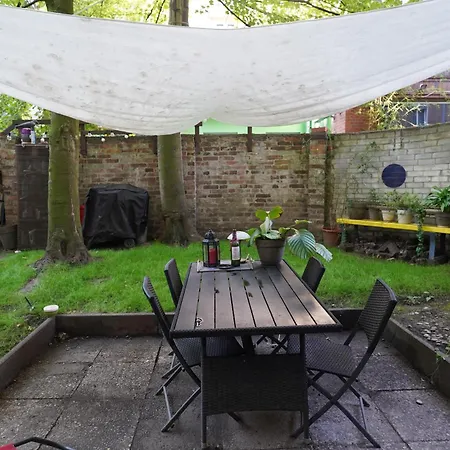 Apartmán Cozy And Quiet Loft With Private Garden In A Lively Neighbourhood