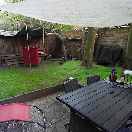 Cozy And Quiet Loft With Private Garden In A Lively Neighbourhood ベルリン