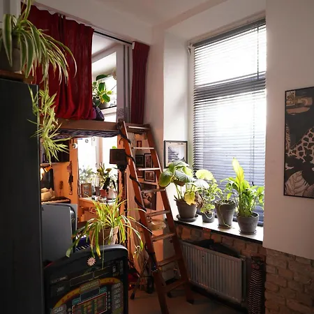 Lägenhet Cozy And Quiet Loft With Private Garden In A Lively Neighbourhood