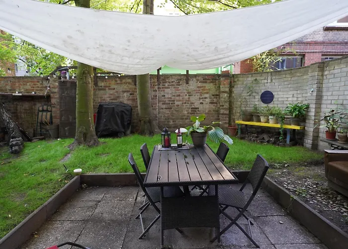 Lägenhet Cozy And Quiet Loft With Private Garden In A Lively Neighbourhood